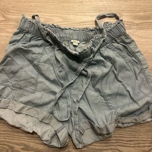 Aerie Light Gray Women's Cargo Shorts